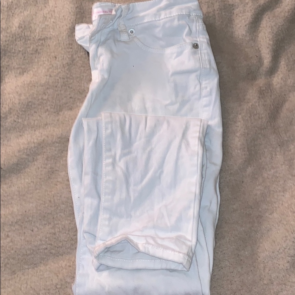 White skinny jeans